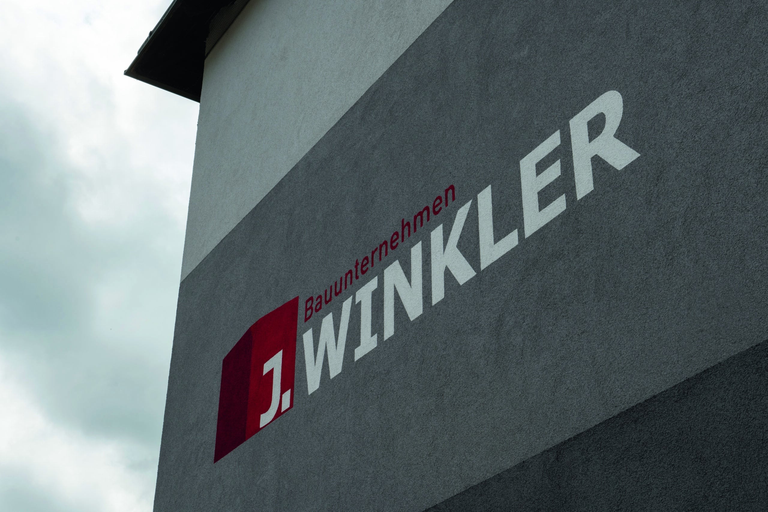 winkler Logo von Winkler auf der Hausmauer