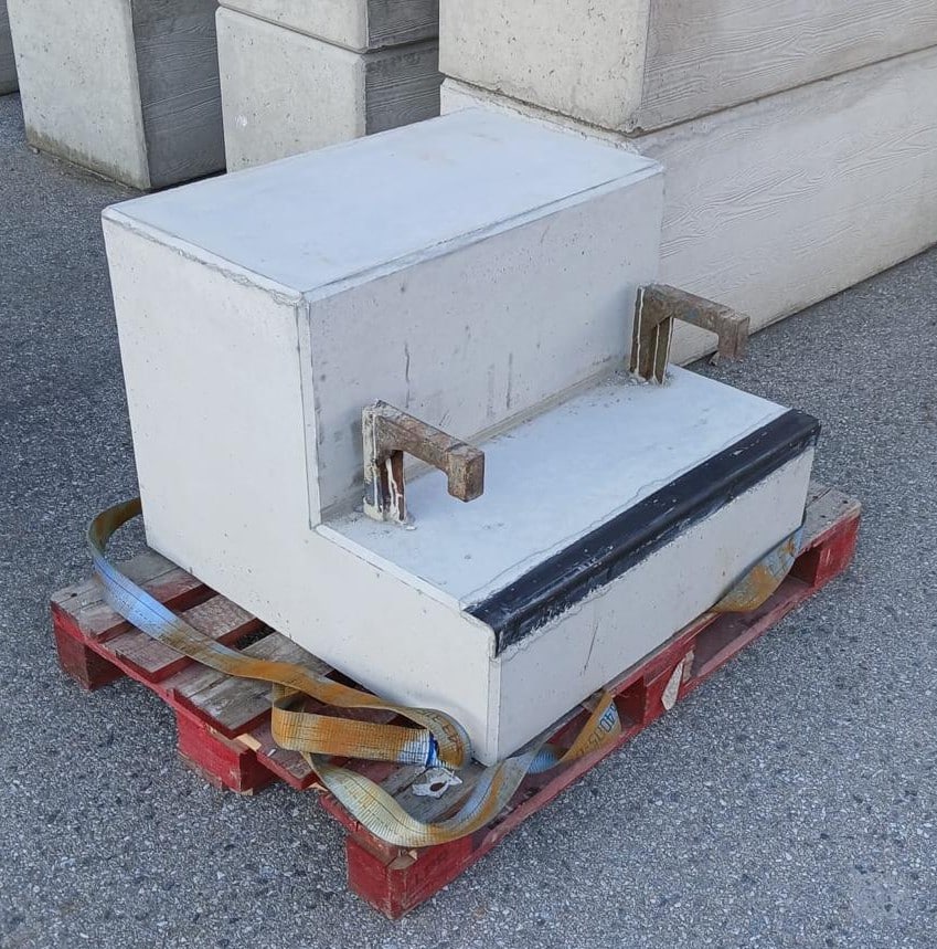 Sonderanfertigung 4 Sonderanfertigung Beton Block
