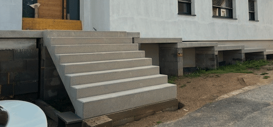 Stufe 10 Stufen aus Beton